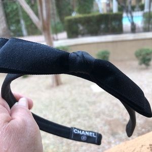 Vintage silk Chanel Headband in beautiful conditio